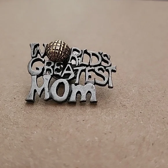 Pin Collection - Picture 12 of 13